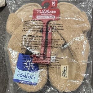 Deluxe Memory Foam Slippers size M 7-8 by Dearfoams